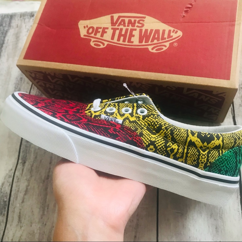New 💕 Vans Python Era Shoe - Picture 2 of 4